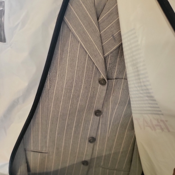 Men Suits - Picture 11 of 16